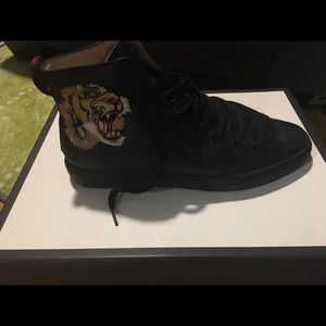gucci shoes tiger